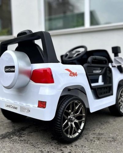 Зображення товару Дитячий електромобіль M 5101 EBLR-1, BAMBI RACER: пульт 2.4G, мотори 80W, 6 км/год, 12V 7А - БІЛИЙ на Raspashonka.ua фото 4