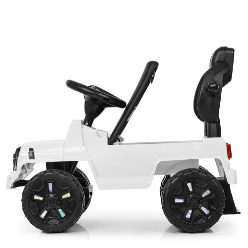 Картинка товара Детская машина-толокар Bambi M 4128 L-1 : кожа, родительская ручка - БЕЛАЯ на Raspashonka.ua фото 5