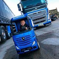 детский электромобиль грузовик mercedes actros m 4208 eblr-4: 12v 10a, 7 км/ч, eva, кожа, 2.4g - синий - Raspashonka.ua