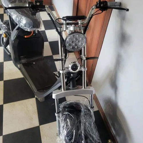 Картинка товара Электроскутер CITYCOCO X10: 2000W, батарея 60V 40Ah, скорость до 55 км/ч - BLACK на Raspashonka.ua фото 19